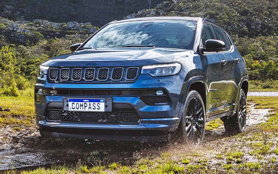Jeep Compass 4xe híbrido faz até 25,4 km/l na cidade 