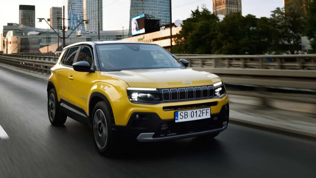 Jeep Avenger: SUV híbrido será produzido em Porto Real (RJ)